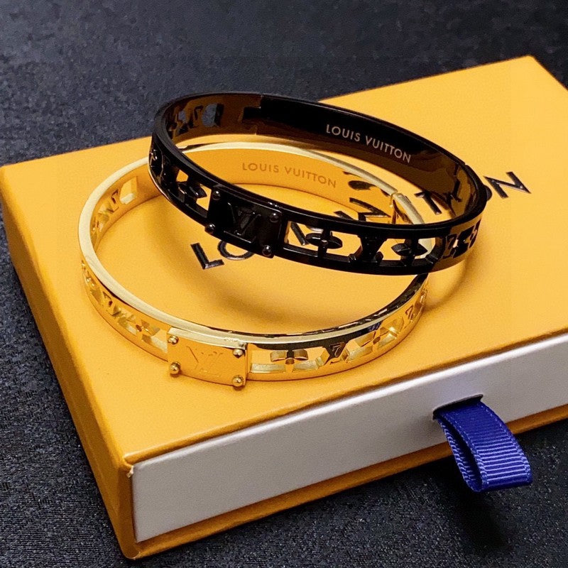18K Louis Vuitton Vintage Gold Bracelet