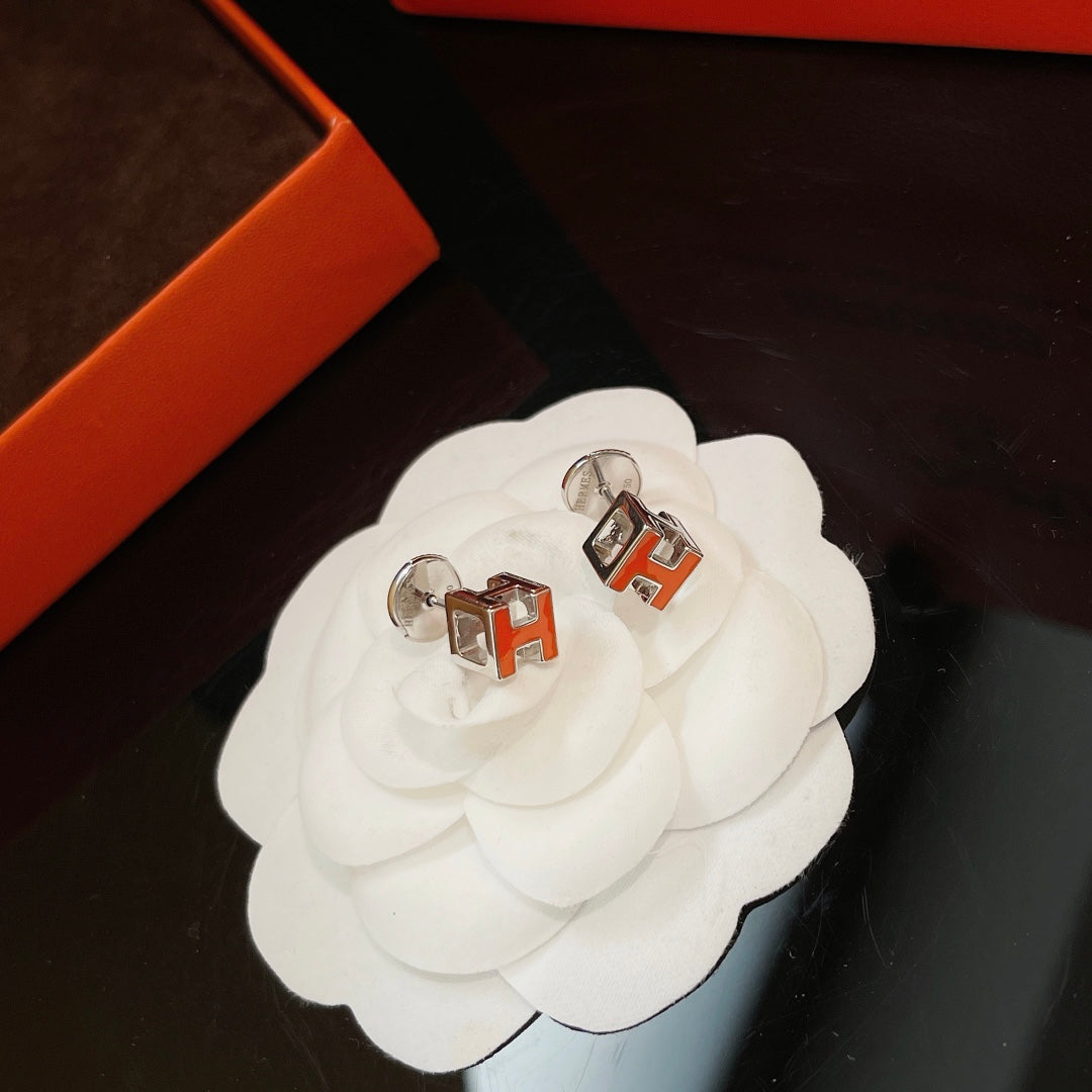 18K Cage D'H Hermes Earrings